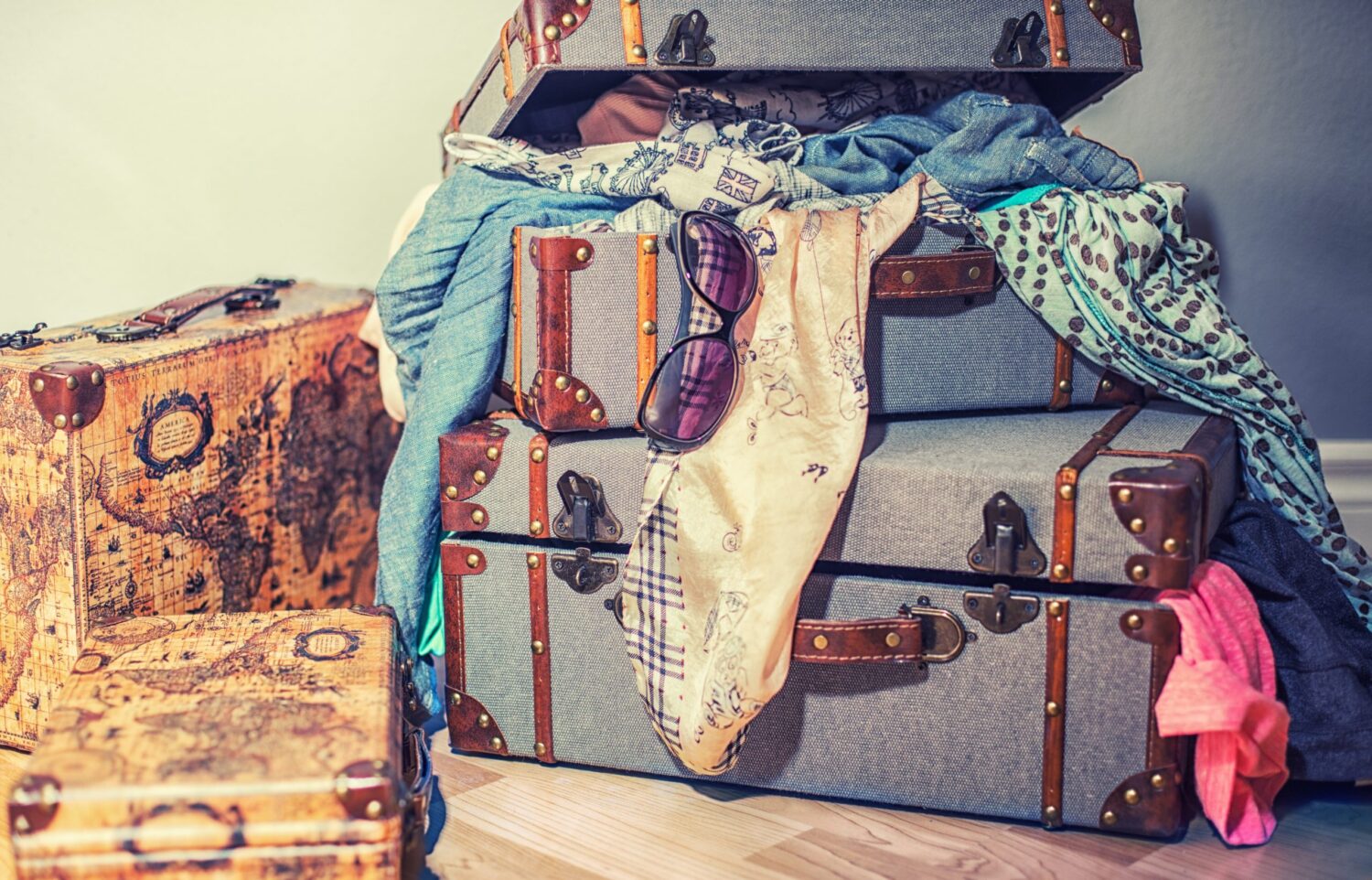 How to pack clothes for travel