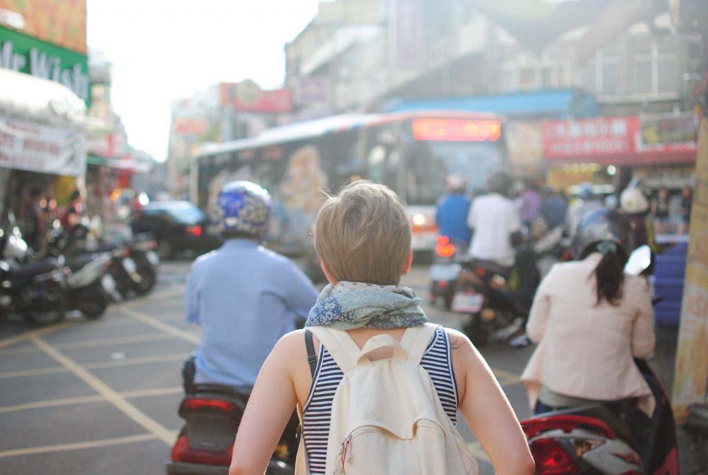 How to travel alone in India and enjoy