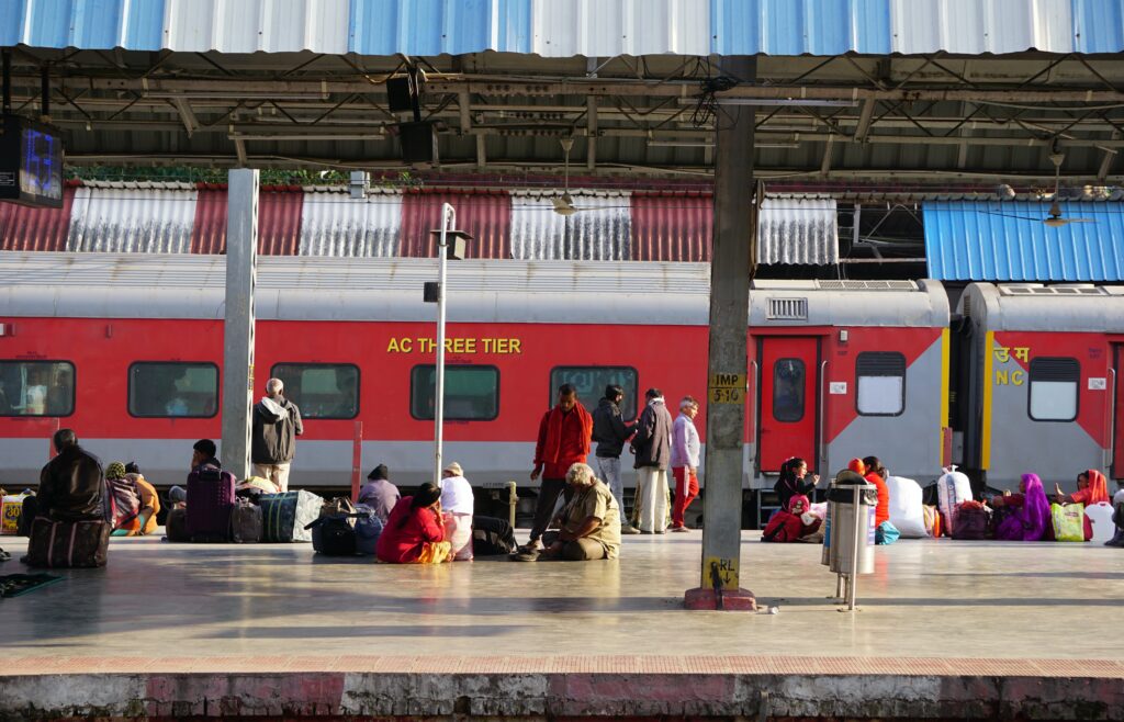 train travel in india, Inidan railway, how to travel in india with low budget
