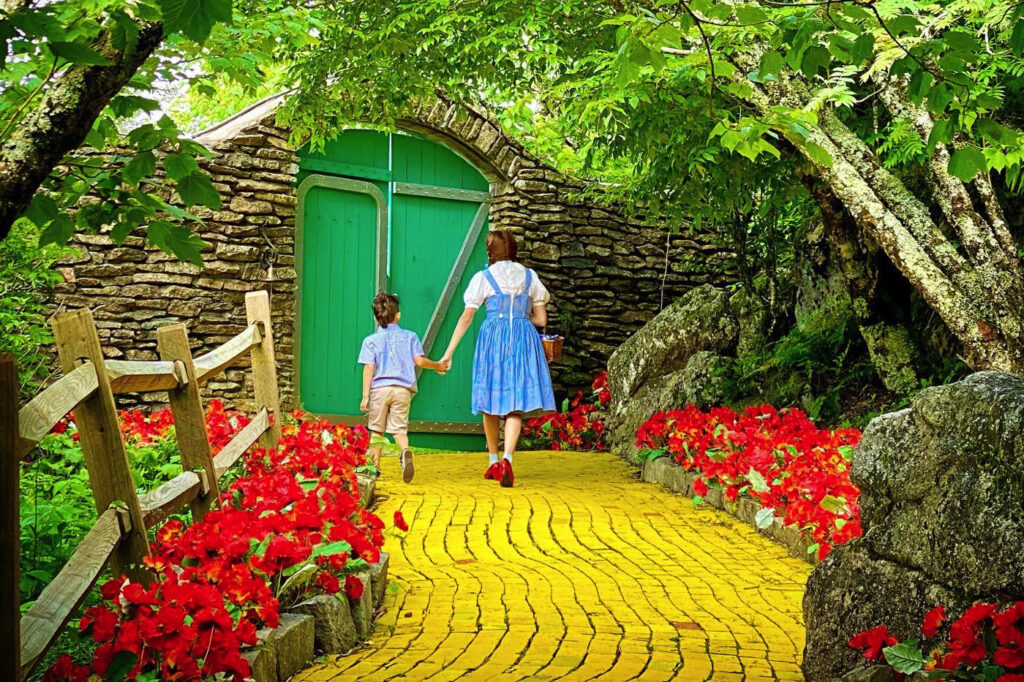 Land of Oz Theme Park, abandoned place in North carolina