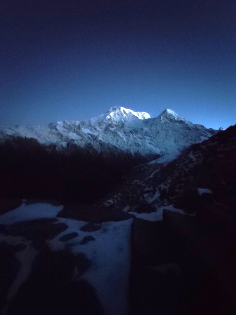 annapurna mountain from mardi himal base camp